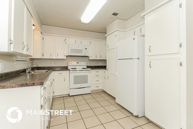 Building Photo - 1003 Holly Hill Ct