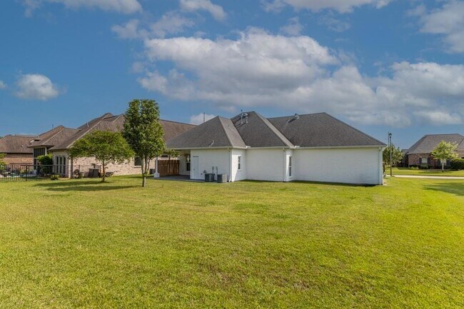 Building Photo - 321 Cypress Lakes Dr