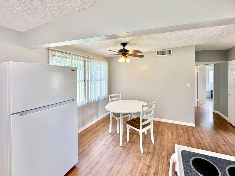 Building Photo - 12006 105th St