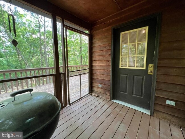 Building Photo - 148 Fieldstone Ln