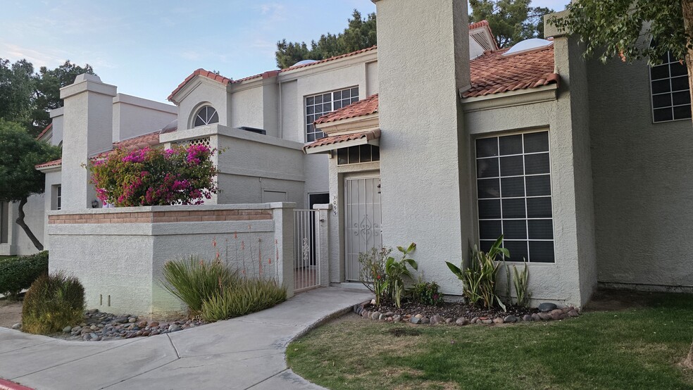 Building Photo - 1717 E Union Hills Dr