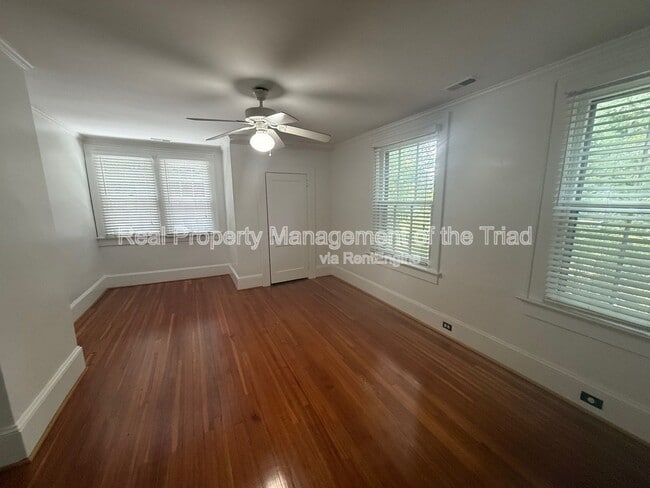 Building Photo - 513 S Hawthorne Rd