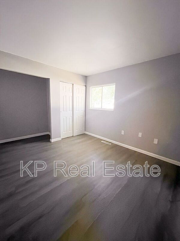 Building Photo - 1253 Grovewood Dr