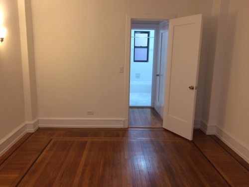 Building Photo - 139 W 55th St