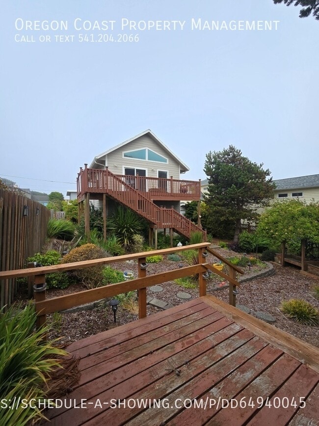 Building Photo - 634 SW Ebb Ave