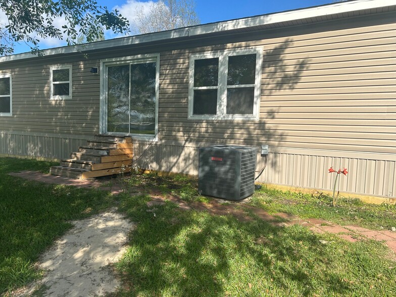 Building Photo - 12545 Louis Dr