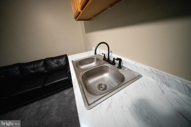 Building Photo - 853 Faraway Ct