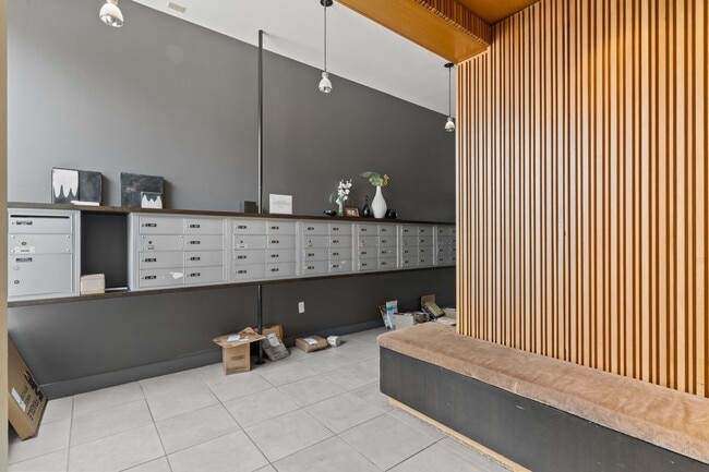 Building Photo - 70 Lincoln St