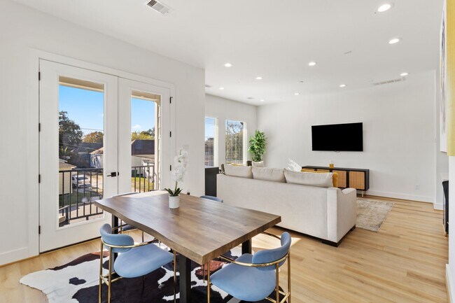 Building Photo - 1807 Lee St