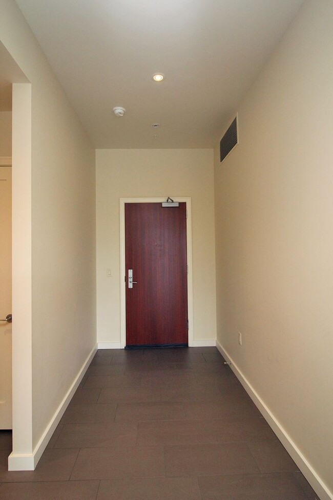 Building Photo - 1025 NW Couch St