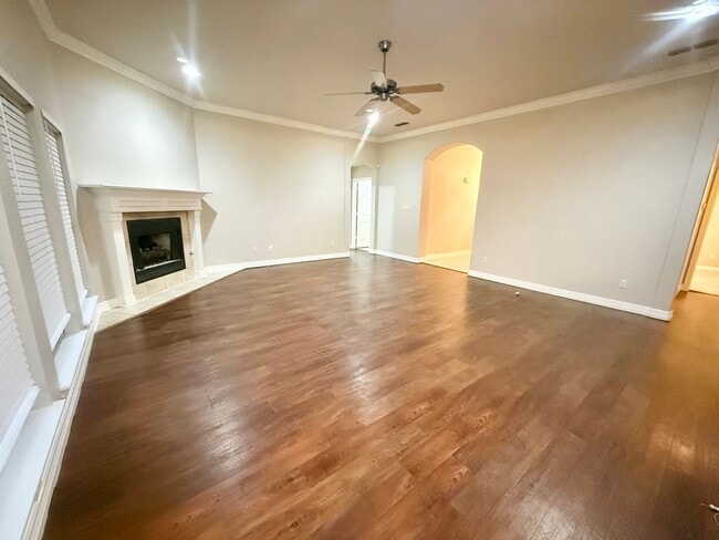 Building Photo - 4 bedroom near South Tyler!