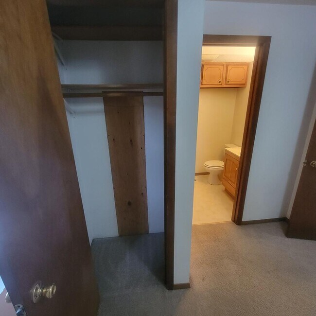 Building Photo - 1011 Lincoln St