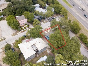 Building Photo - 626 E Woodlawn Ave