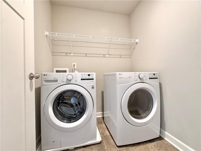 Building Photo - 1917 Castleberry Ln