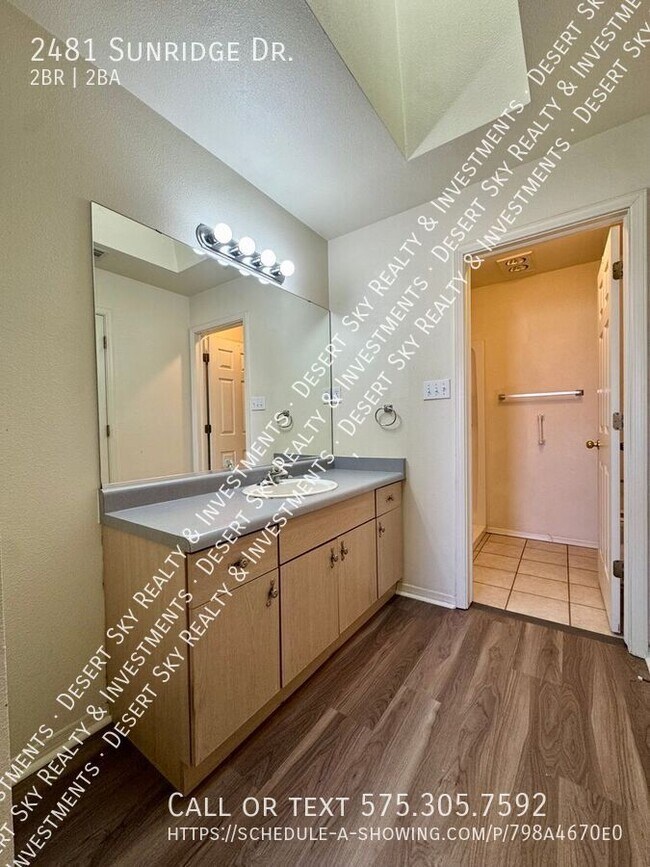 Building Photo - 2481 Sunridge Dr