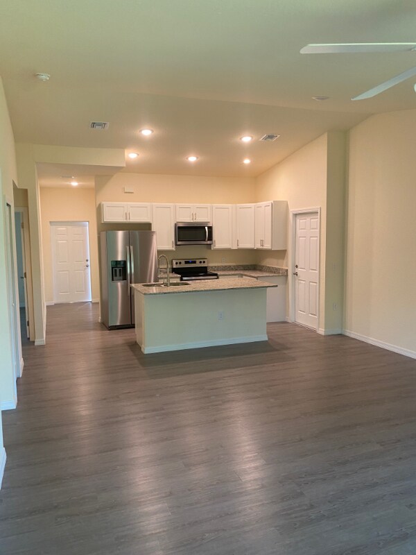 Building Photo - 5005 Tradewinds