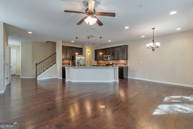 Building Photo - 1623 Trailview Way NE