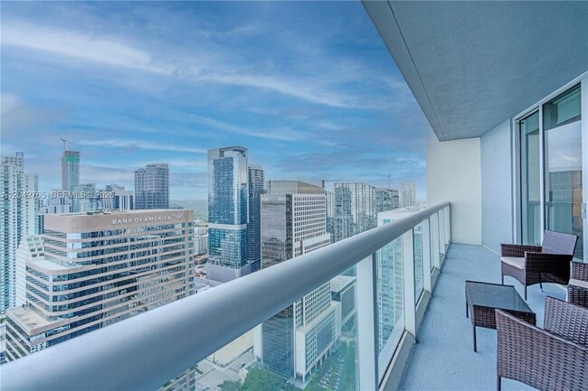 Building Photo - 495 Brickell Ave