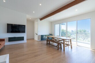 Building Photo - Stunning Views from Silver Lake Hillside Home for Rent with Spectacular Views