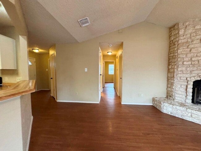 Building Photo - Come see this great single-story home available in Buckingham Estates subdivision!