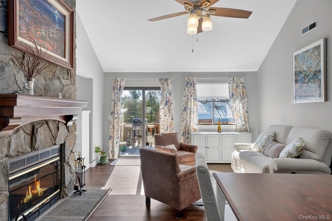 Building Photo - 72 Old Farm Ln