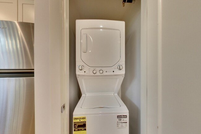 Building Photo - 159 Castro St