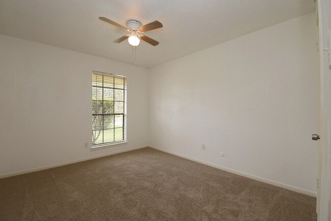 Building Photo - 11662 Sagewillow Ln