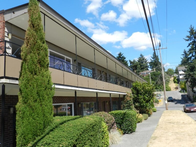 Primary Photo - 4857 Fauntleroy Way SW