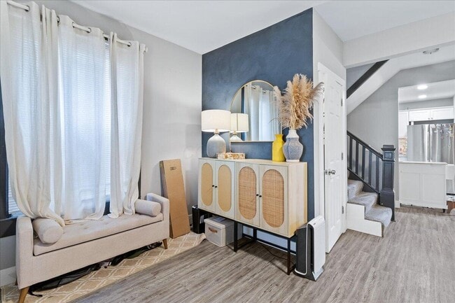 Building Photo - 40 S Richardson Ave