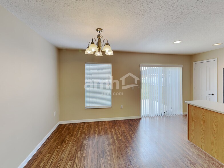 Building Photo - 10512 Boyette Creek Blvd