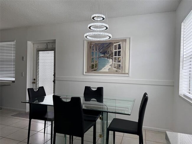 Building Photo - 144 Farnham F