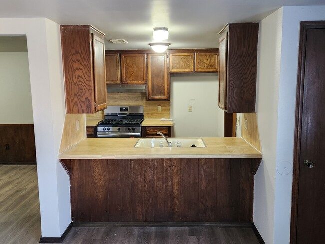 Pass-through from Living to Kitchen - 3028 SW 86th St