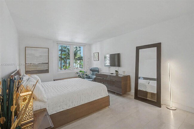 Building Photo - 2301 Collins Ave