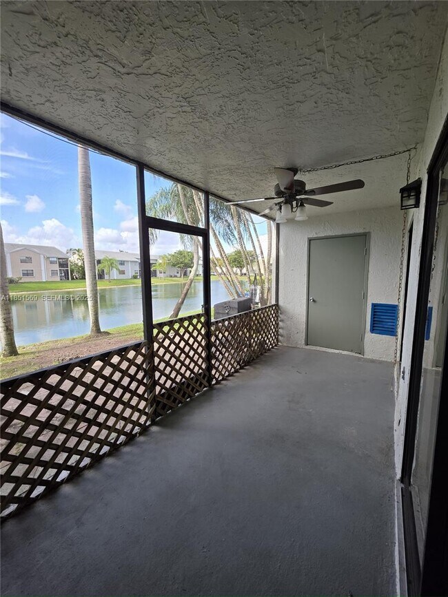 Building Photo - 1120 N Franklin Ave