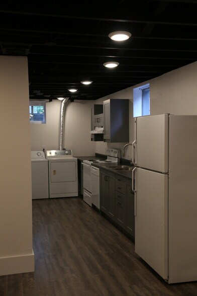 kitchen - 1511 Leavenworth St