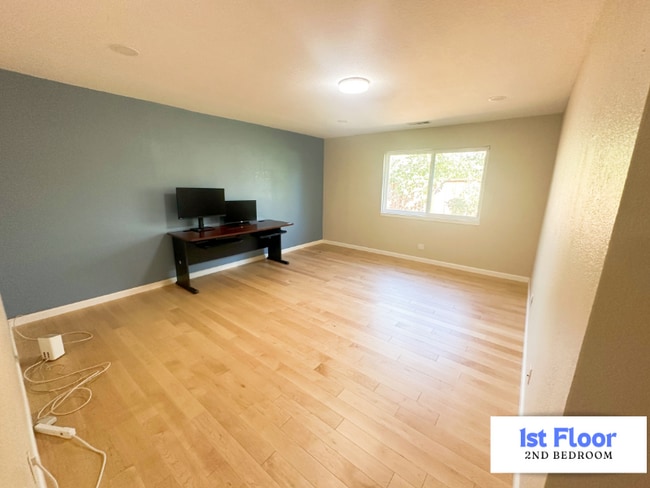 Building Photo - 788 S Bernardo Ave