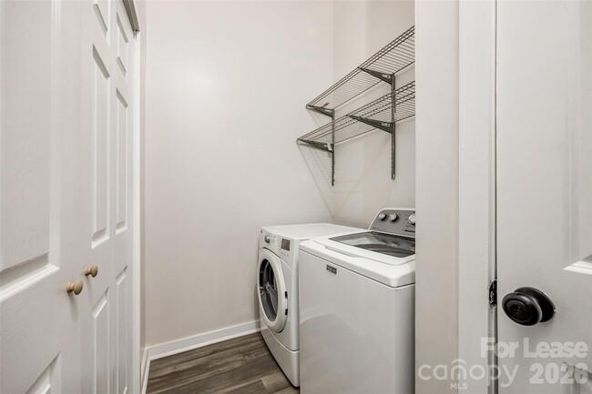 Building Photo - 4158 Charlotte Hwy