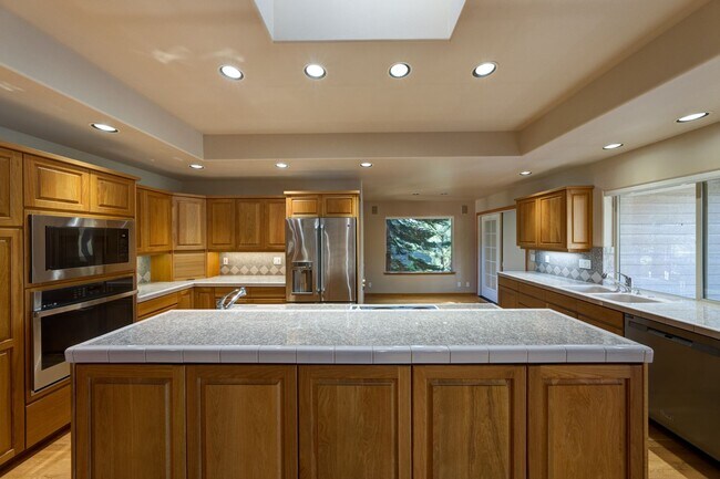 Building Photo - 2759 NW Champion Cir