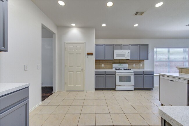 Building Photo - 14027 Coveney Dr