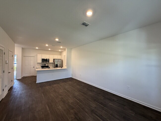 Building Photo - "Charming 2-Bedroom Townhouse Retreat with...