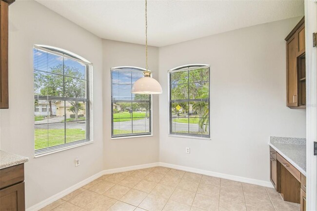 Building Photo - 829 Grand Canal Dr