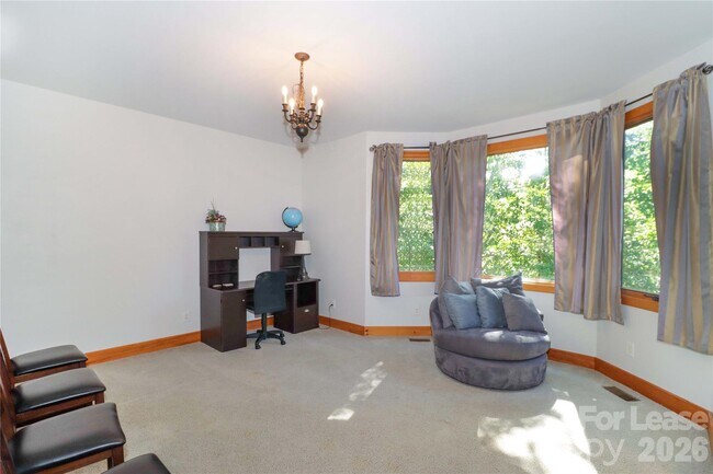 Building Photo - 111 Farmington Ln