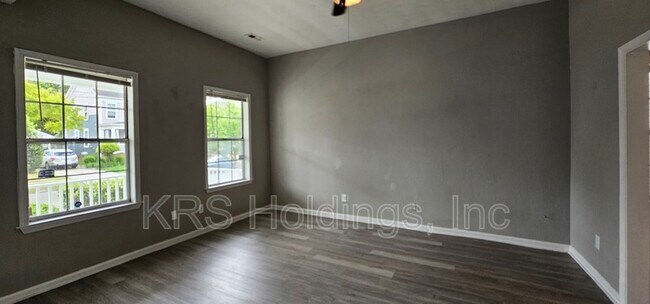 Building Photo - 827 Marshall Ave