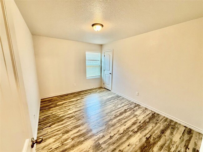 Building Photo - 209 Dolphin Dr