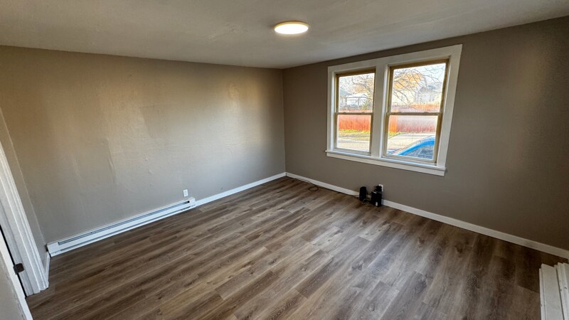 Building Photo - 400 Emma Ave