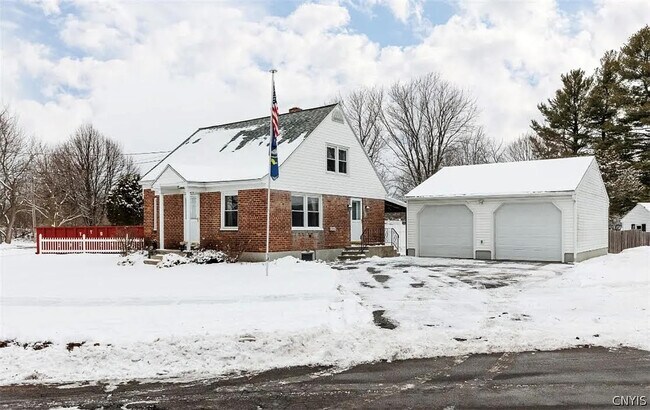 Building Photo - 324 Butterfield Ave