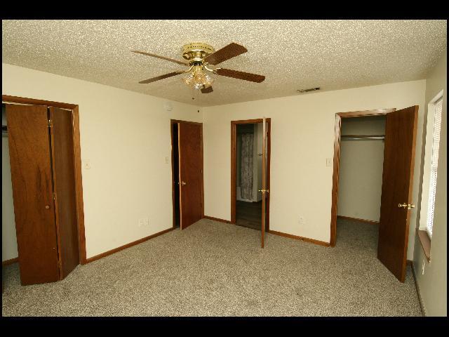 Building Photo - 208 S Linden St