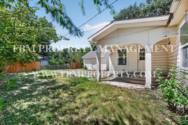 Building Photo - 2358 Norwood Dr