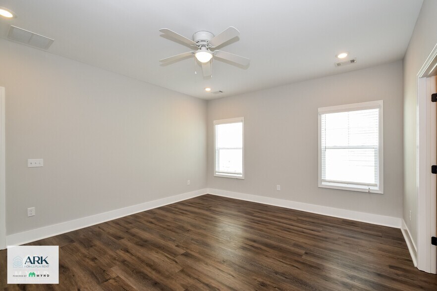Building Photo - 21 Greyfield Dr