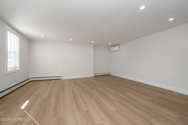 Building Photo - 8 Orchard St